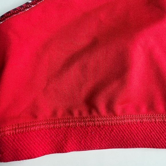 Women’s red sports bra- Nike - Picture 5 of 7
